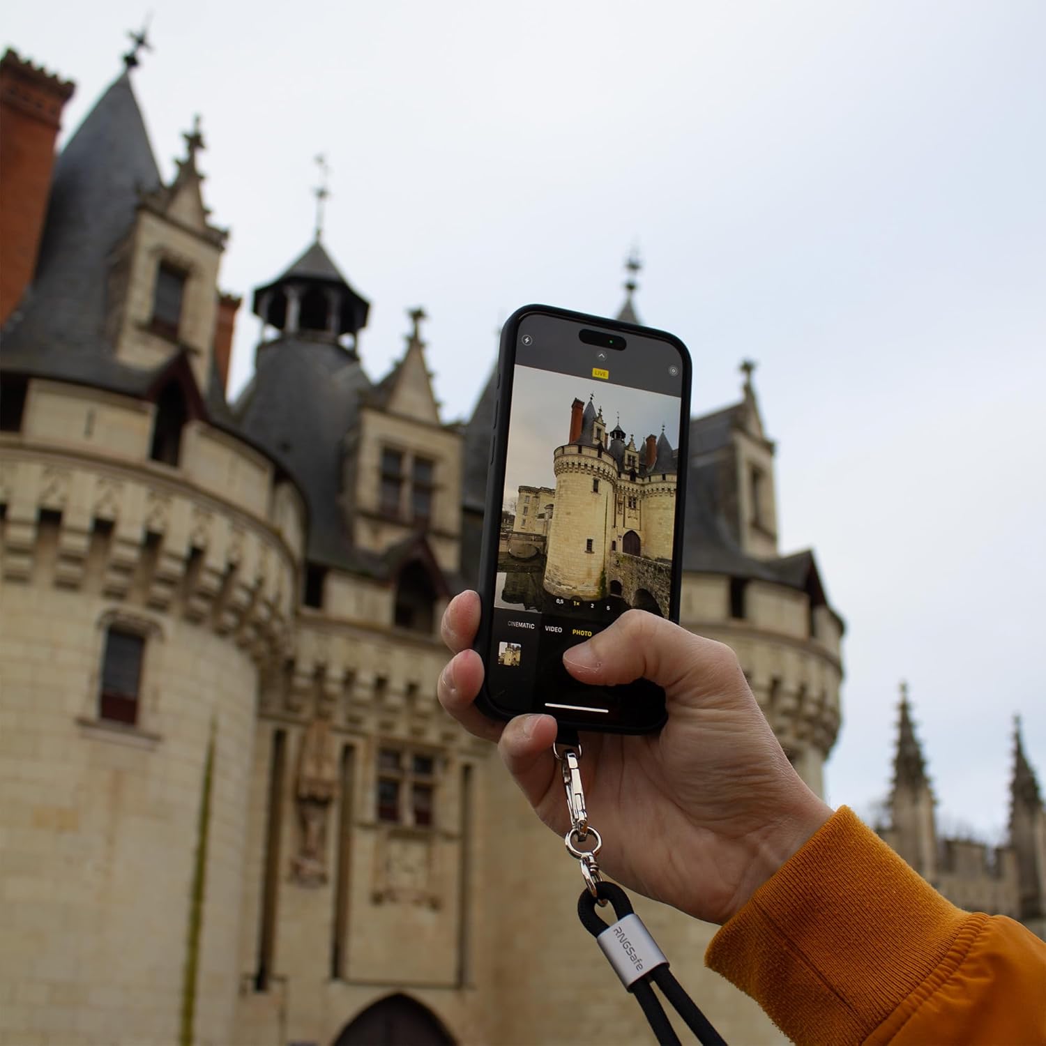 Fast Charging USB Lanyard – Convenient Phone Strap with Built-In Type-C Cable